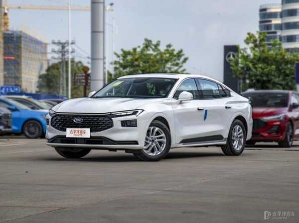 2022款福特蒙迪欧EcoBoost 245 至尊型点评：豪华配置与卓越性能的完美结合