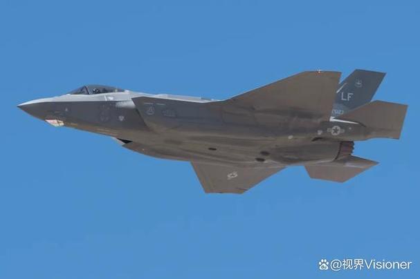 美军F-35飞行员仅模拟训练35分钟便驾驶阿帕奇坠毁