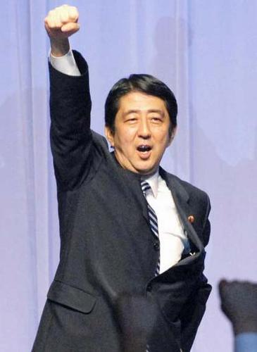 安倍晋三在06年与12年执政期间对中国态度为何截然不同？